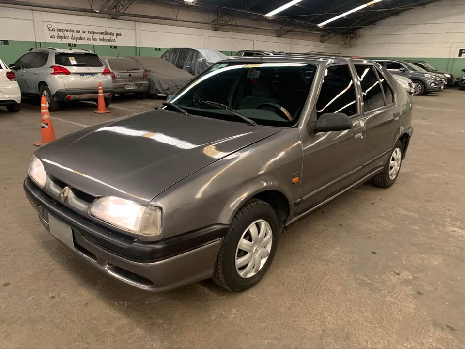 Renault 19