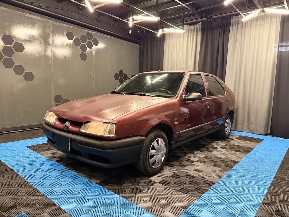 Renault 19